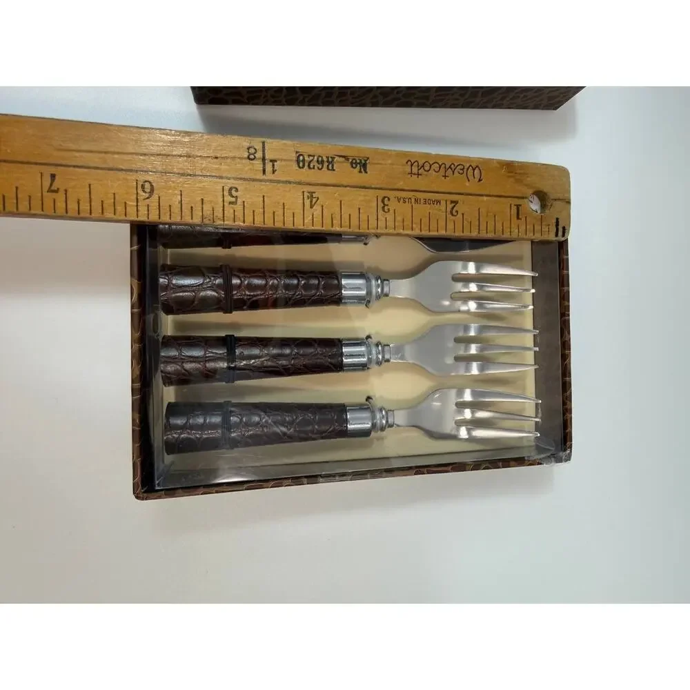 Wild Eye Designs Flatware Set 12 Pc Faux Crocodile Forks & Spreaders New In Box